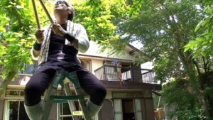 Married Woman Seduces Men from the Balcony – Shiina Yuna