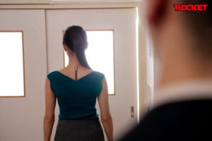 Female Body Skin 4: Transform into the Opposite Sex