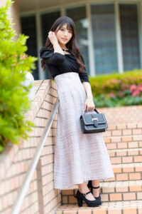 Idol-Faced Perverted Wife Loves Virgins (28) – Virginity Loss Extravaganza