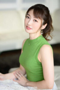 Married Woman’s AV Debut: Mature Allure & Cuteness – Kanoka Sawano, 42