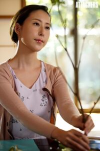 Secret Book: Overflowing Honey – A Noble Lady Awakens