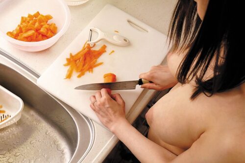 The Naked Wife: Yuu Shinoda