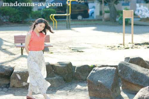 Still Beautiful as a Woman at 40 - Harutani Miyu AV Debut