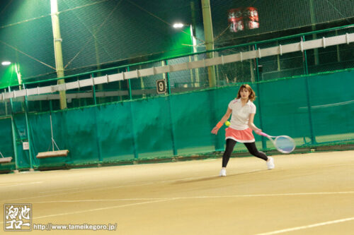 Big Surprise After Undressing! A Married Woman Picked Up at Futako Tamagawa Tennis School