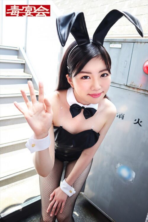 Tall 173cm Innocent Rabbit Girl is Actually a Perverted M-Submissive Monster