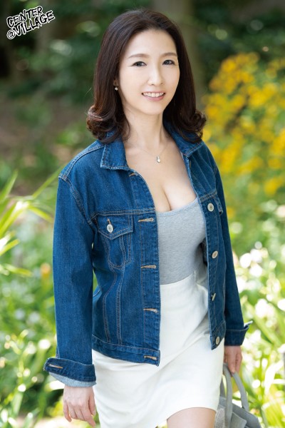 First Time Document: Married Woman Mari Kuroki