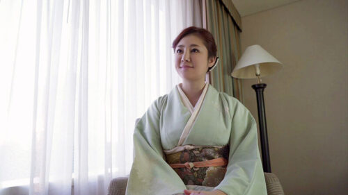 Married Woman's Petals - Minori Hatsune