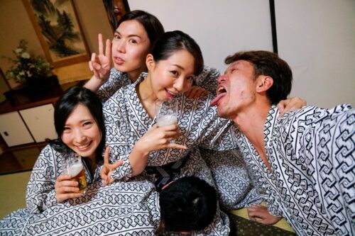 Cuckolded on Company Trip: Wife Gets Drunk and Creampied While Video Calling