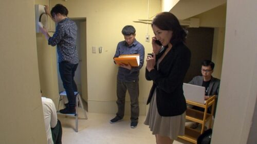 Cuckold Company Trip: Wife Gets Creampied During Video Call
