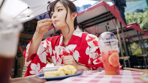 Amateur College Girl Mayu 20 Years Old - Hard Creampie Sex in Yukata Before Festival