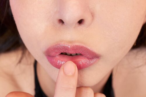 VR Kissing Training: Pleasure Imprinted on Lips - Akira Elly