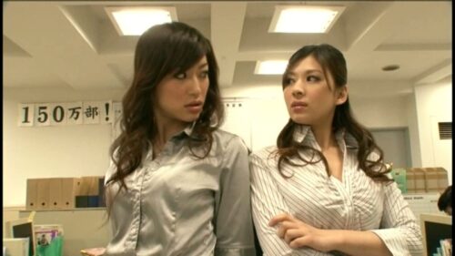Lewd Lesbian Battle: User Scenario - Magazine Writer Edition
