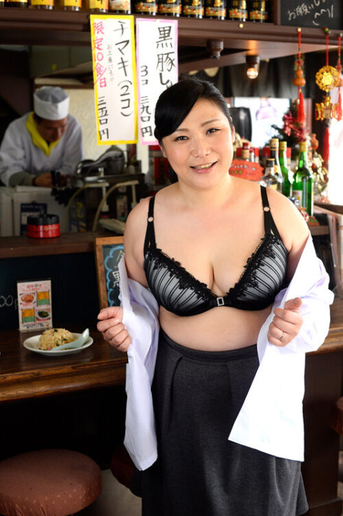 First Time Shoot: Voluptuous Wives 40 Person Special 8 Hours