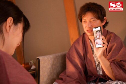 J-Cup Beautiful Boss Trapped in Remote Inn with Useless Subordinate