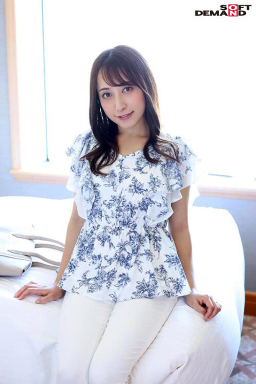 Life's Stability Shaken: First AV at 32 - Kawamura Manami