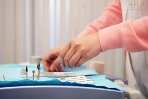 Kiss-Crazy Dental Assistant Hibiki Seduces Patients