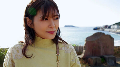Married Woman's Petals: Konno Hikaru