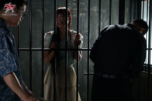 A Week of Captivity: Watching My Frail Girlfriend Fall to Drug-Fueled Yakuza Debauchery