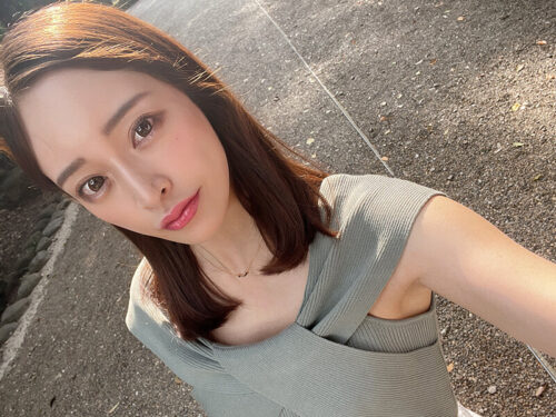 Real Young Wife Found on Dating App: 32yo Unleashes Hidden Desires
