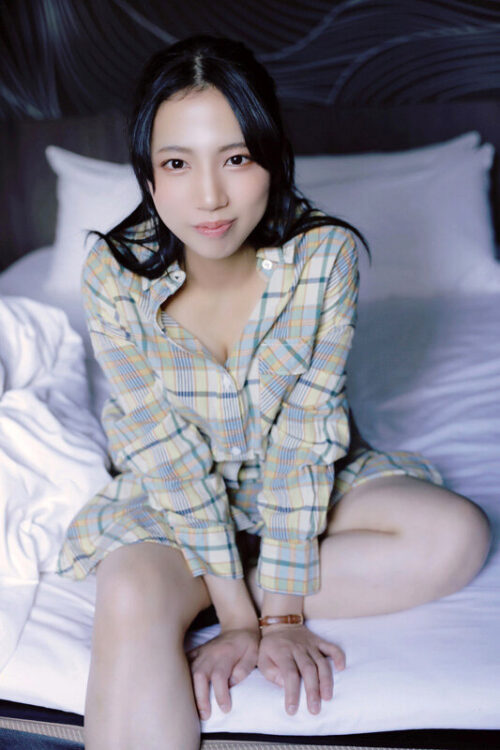 Real Creampie AV Debut: Yuma Orihara (21)