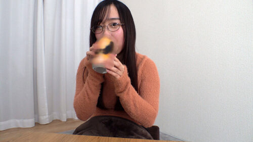 Hotel Big Sister: Innocent Look, Loves Big Cock