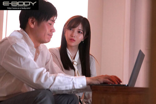 Perfect Mistress: The CEO's Secretary Who Captivates Me