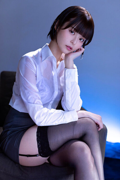 【VR】Sudden Downpour: Relentless Pleasure with Commanding Beauty Tsukino Luna