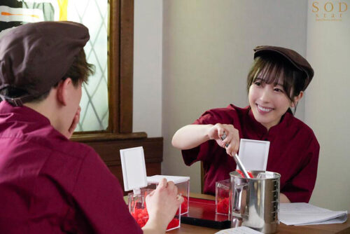 Part-Time Housewife at Gyudon Chain Store Engages in Unprotected Affair with Student Coworker - Yotsuba Koминato