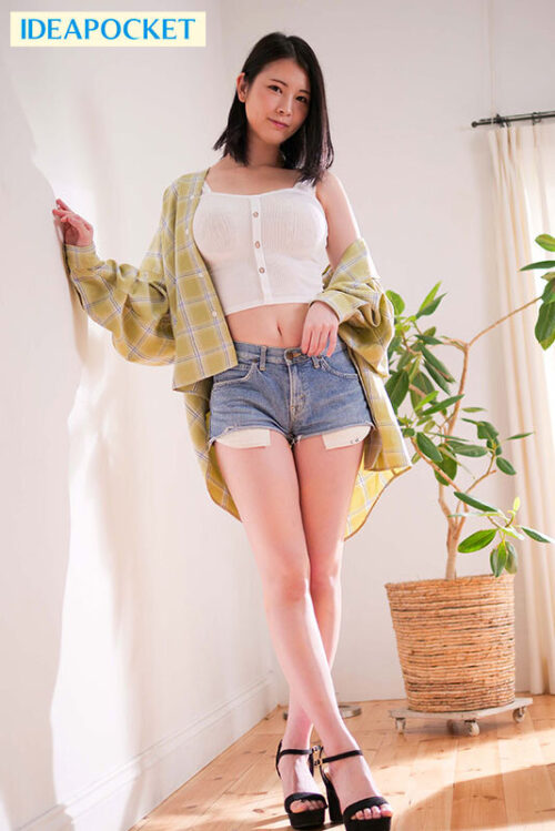 Tall 170cm+ Fair-Skinned Beauty Ryo's AV Debut