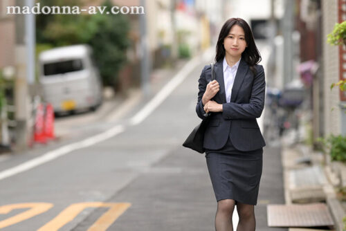 Female Boss's SM Affair: Twisted Discipline and Pleasure
