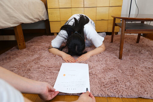 【VR】【8K VR】Blackmail Her into Submission - Her Secret Part-Time Job
