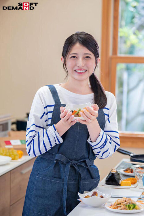 I Love Helping Others - Housewife's AV Debut: Mio Adachi, 30