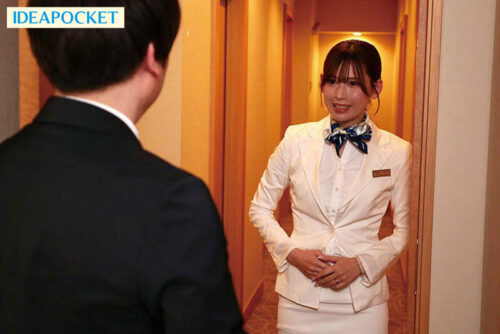 Quick Sex Before Checkout: Seducing a Beautiful Hotel Staff
