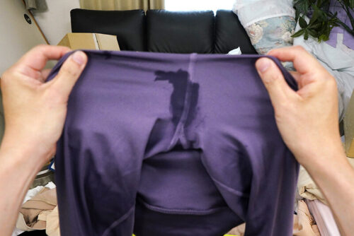 [VR] Cramped Space! Live-in Guest! Creampie with Oblivious Wife Kitamura Michi [8K]