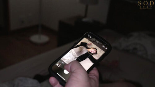 Every Saturday, the Drunk Couple Outside My Door - Developed Her to Auto-Climax