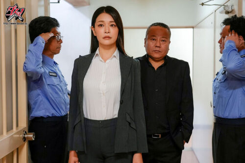 Undercover Agent: Noble Woman Resists Aphrodisiac Pleasure