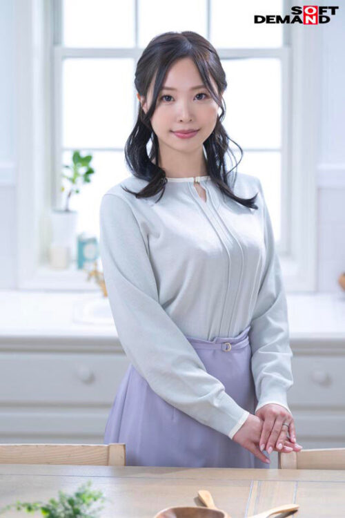 F-Cup Young Wife Financial Planner at Tokyo Insurance Company - Mikami Saki, 32, AV Debut