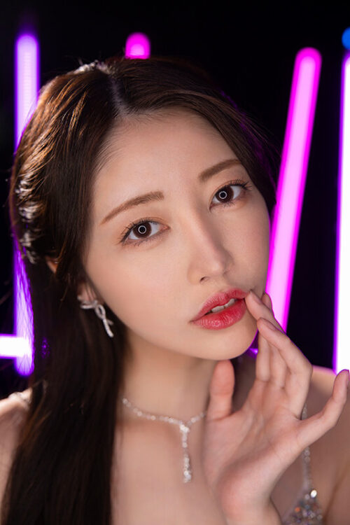 Falling for Mori Hinako in VR