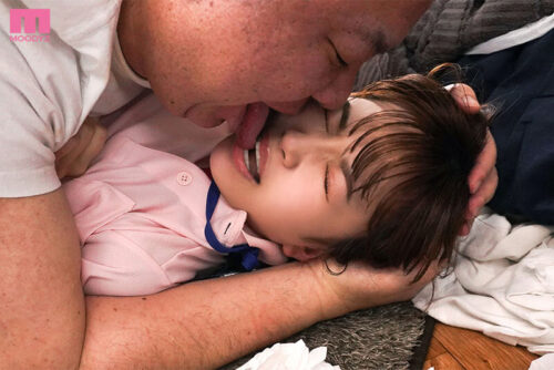 Hikikomori Man Falls for Volunteer College Girl Supporting His Independence