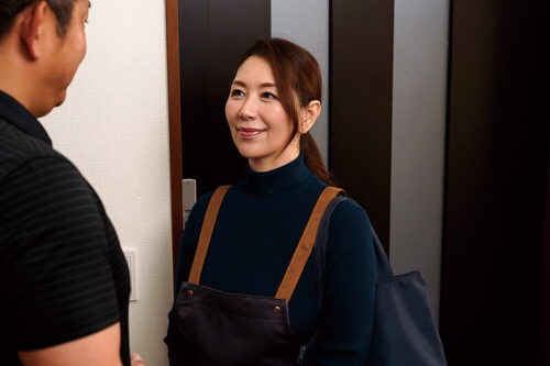 Seemingly Ordinary Housemaid, But Actually a Domineering Nymphomaniac!? Chisato Shota