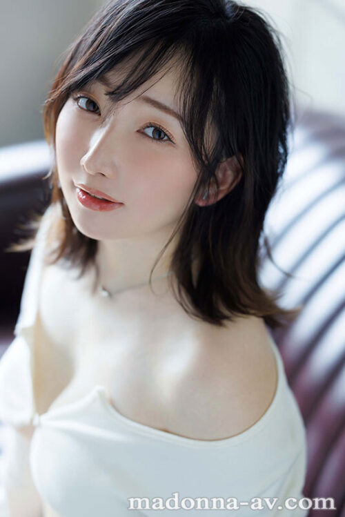 Debut: Kiho Hoshina, 32 - Pure-Hearted Married Daycare Worker