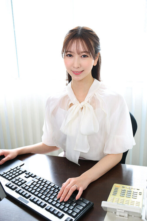 Office Affair: Creampie with Stylish Subordinate in 8K VR