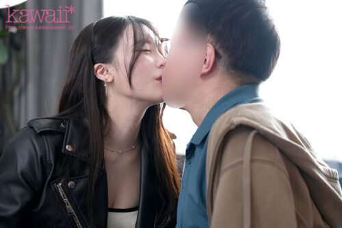 Rei Kuroshima's First Aggressive Woman & Creampie Debut
