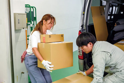 Delivery Man's Wife: Shameful Redelivery Request