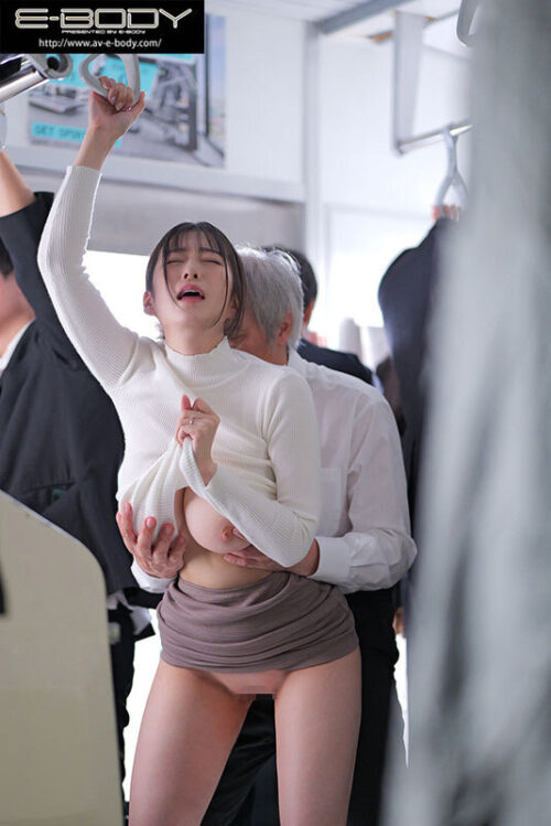 I Can't Stop Groping on the Train Because of This Busty Married Woman