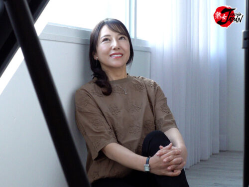 Premium!! First Time on Film: 56-Year-Old Wife Yoshie Shiraishi
