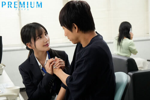 Real Estate Agent's Deep Kiss Seduction Betrayal