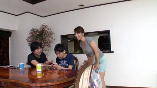 Pure and Beautiful Friend's Mother Special 8: Ripe Body, Overflowing Desire
