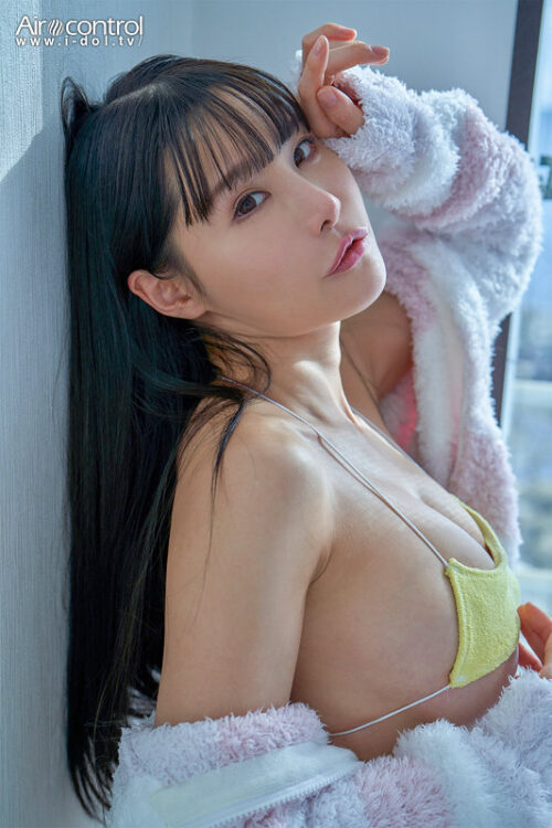 Indiscreet Woman: Momokawa Chiho