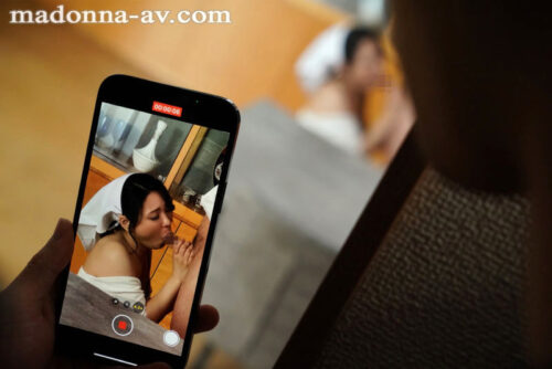 Madonna Exclusive Graduation Work: The Housekeeper Maiko - Our Family's Mother and Creampie Pet